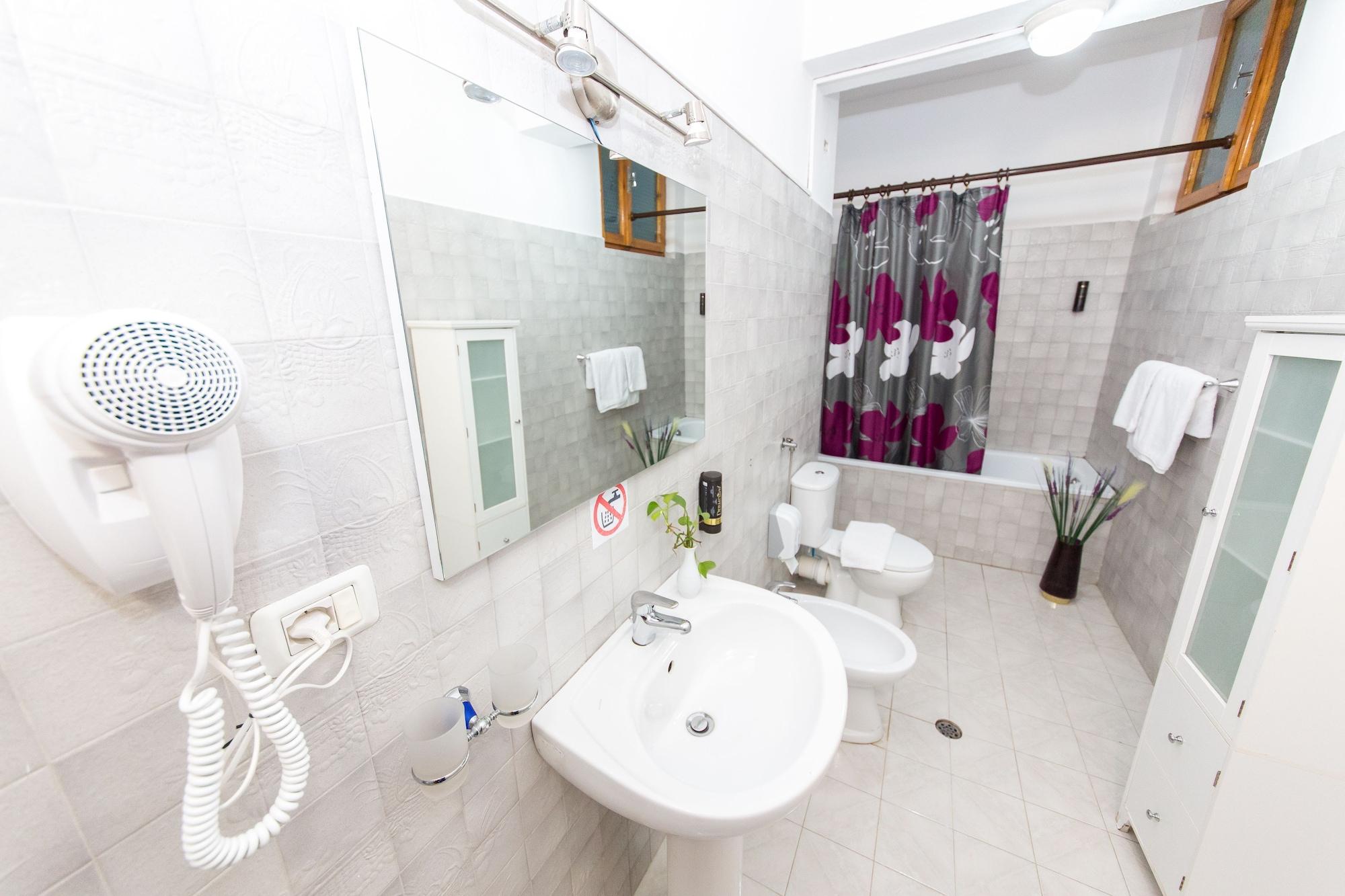 Hotel Baron Tirana Extérieur photo