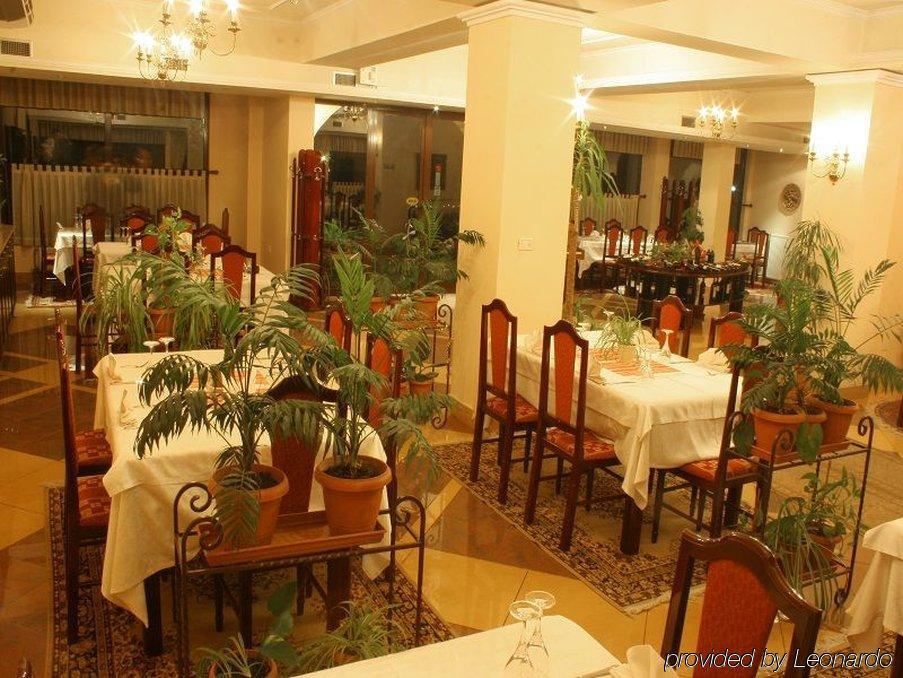 Hotel Baron Tirana Restaurant photo