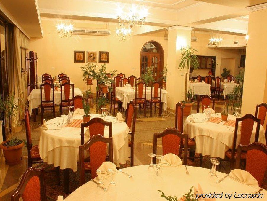 Hotel Baron Tirana Restaurant photo