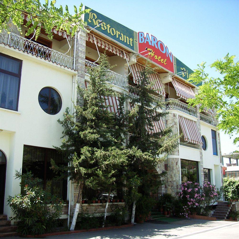 Hotel Baron Tirana Extérieur photo